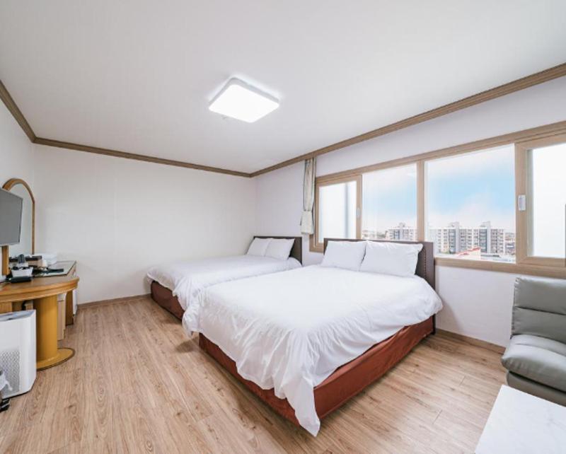 Top Island Hotel Jeju Extérieur photo